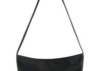 ザ・ロウの「Izzy」バッグが、大人の“毎日用ラグジュアリー”になる理由。