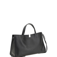 派手じゃないのに、ちゃんと今っぽい。― フィービーファイロのバッグ案内 ―