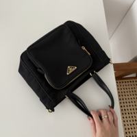 憧れのPRADA(プラダ)なのに10万円台?!全てが丁度いい実用的バッグ