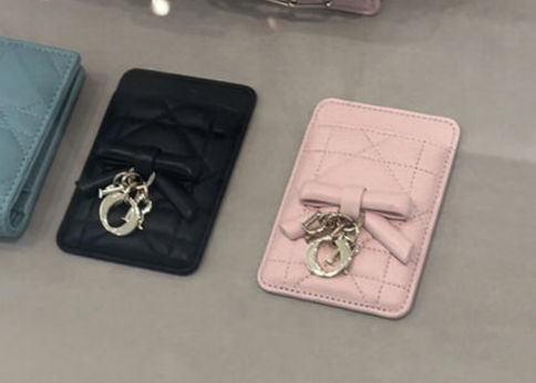 ランキング-憧れハイブランドの「MagSafe対応・カードケース」は意外に手が届く!〈おすすめ3選〉