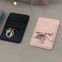 憧れハイブランドの「MagSafe対応・カードケース」は意外に手が届く!〈おすすめ3選〉