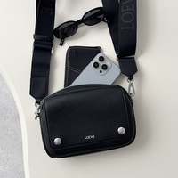 休日スタイルに差をつける!ロエベの〈ミニバッグ〉で叶える身軽なお出掛け