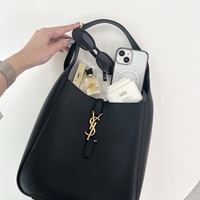 本音のところはどうなの?『Saint Laurent(サンローラン)』の「スモール ホーボーバッグ」レビューをチェック!!