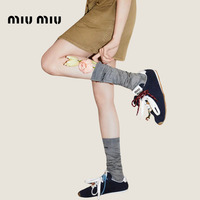 【2026SS Miu Miu】スニーカーで、雰囲気をつくる。「プリューム」という選択