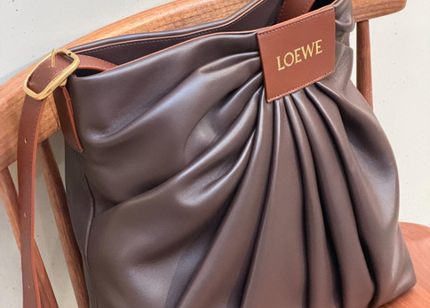 ランキング-【今シーズンの最旬トートバッグを発見!】ロエベの「ドレープトート」は新通勤バッグ候補♡