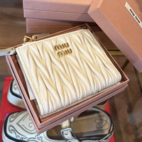 手に取るたびかわいい♡MiuMiuのお財布なら『海外アウトレット品』で見つけるが得♪