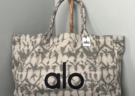 “どんなシーンでも使える”のは「ALO yoga(アロー)」のバッグだった!