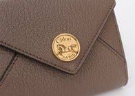 クロエの「馬メダル・折りたたみ財布/フラグメントケース」は開運に効きそうって話題♪