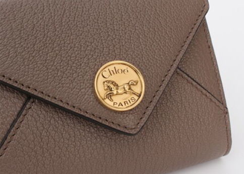 ランキング-クロエの「馬メダル・折りたたみ財布/フラグメントケース」は開運に効きそうって話題♪