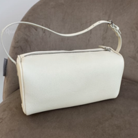 【30代・40代向け】安っぽく見えない「本当のミニマリズム」。大人の女性にこそ似合う、The Row(ザ・ロウ)の佇まい。