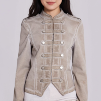 【2026年のトレンドアイテム】ナポレオンジャケットとは?