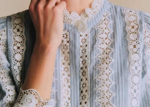 ランキング-春シャツ・ブラウスはパリ発ブランドをチェック!パリジェンヌ愛用ブランド9選