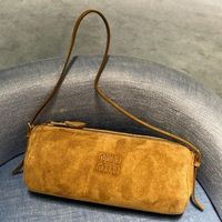 【10万円台で始めるMiuMiu】人気ミニバッグ「ギャバジン ポーチ」に春の新色が登場♡