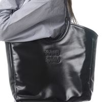 【2026春夏必見】ミュウミュウ 「IVYバッグ」の新作で春のワードローブ更新