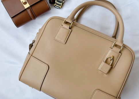 ランキング- ロエベ新作バッグ「アマソナ180」は何が変わった?旧モデルとの違いを徹底解説