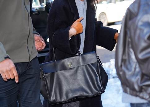 ランキング-【ヘイリー&JENNIEも夢中】シャネルの新“ビッグトート”が次のItバッグ候補!