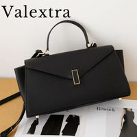 Valextraの新作「イジィデ エディター」は、大人のエレガンスを託す実力派バッグだ!