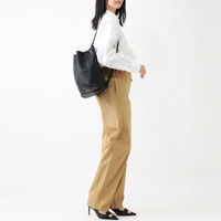 【30代・40代】大人女子のリュック選び。ロゴ控えめな「クワイエット・ラグジュアリー」で知的な通勤!