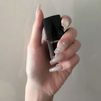 ヘイリーが火つけ役の「グレーズド・ドーナツ」ネイルは簡単につくれて超かわいい♡