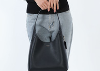 【ヘイリー、ベラも愛用中♡】今“ちょうどいい”が詰まったCoach「ブルックリンバッグ」が今狙い目!