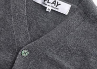 コムデギャルソン「PLAYカーディガン」のおしゃれな着こなし方(メンズ編)