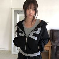 「機内コーデ」も抜かりなく。10時間以上のフライトを楽にお洒落に過ごす、セットアップ活用術