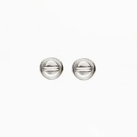 【ミニマルなのに圧倒的アイコン】カルティエ「ラブスタッズピアス」が今、選ばれる理由♡