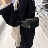 【フラップのYSLロゴがニクい♡】サンローラン「ヴォルテール」にモード派が熱視線!