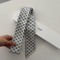 骨格ストレートさんはスカーフで垢抜ける!おしゃれな巻き方を紹介