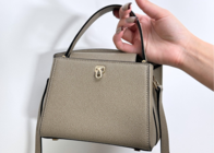 【10万円台で叶う♡】Valextra(ヴァレクストラ)のバッグ人気モデル6選!