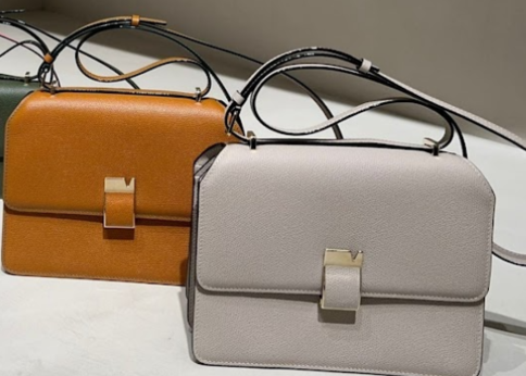 今、大人の女性が夢中!『valextra(ヴァレクストラ)』の「ノーロ」完全ガイド