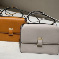 今、大人の女性が夢中!『valextra(ヴァレクストラ)』の「ノーロ」完全ガイド