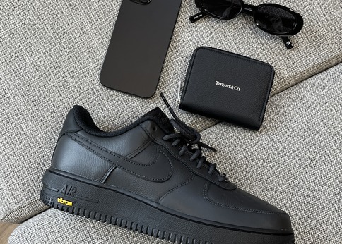 ランキング-ナイキの最強エアフォース1「オールブラック・防水スニーカー」はBUYMAで手に入る | 公式完売
