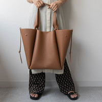 働く女性の新定番!『ポレーヌ』が通勤バッグに選ばれる理由