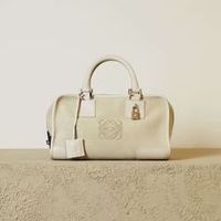 【中古・ヴィンテージ】こだわりを感じさせる知的な選択となる「ロエベ」人気バッグ・モデル名品図鑑!