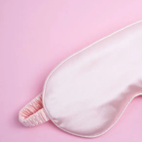 韓国ガールも夢中♡スカルプターの「アイマスク型・ポーチ」にひと目惚れ