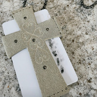 韓国スカルプターの「クロス型・カードケース」はアクセサリー感覚で使える優等生!