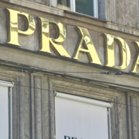 【“クリーム→パウダー”でここまで変わる?】PRADAのチーク、ひと塗りで垢抜ける♡