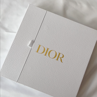Diorの新作『シガールバッグ』、甘すぎないフェミニンがちょうどいい