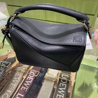 【LOEWE】軽やかに進化した「パズル」が、今また欲しくなる
