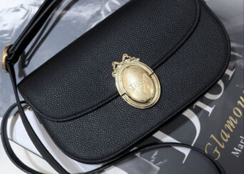 ランキング-【新生Diorの新アイコン候補】Dior Médaillonはフラップ派?バケット派?