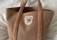 フェイラーのバッグを買っている年齢層は!?-若者に人気の理由やおすすめなどを深堀解説!