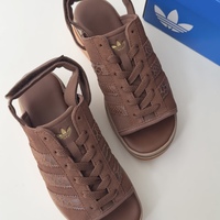 adidas「ガゼル」がサンダルになって新作登場♡-厚底で身長盛れると話題!