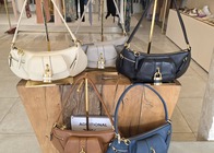 Chloe(クロエ) 「The 99」ショルダーバッグの魅力