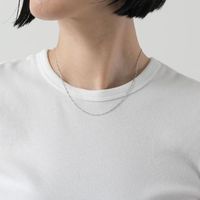 Tシャツに合う「ネックレス」最適な長さは?-選び方・おすすめブランドを徹底解説
