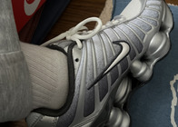 【メンズに大人気】Nike「Shox TL」シルバースニーカーが人気な理由!