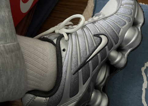 ランキング-【メンズに大人気】Nike「Shox TL」シルバースニーカーが人気な理由!