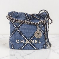 カジュアルなのにラグジュアリー。「CHANEL(シャネル)」のデニムバッグ図鑑
