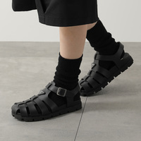 【脱・ダサ見え】大人メンズが選ぶべき「サンダル×ソックス」の正解バランス!