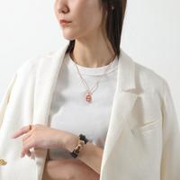 「コンサバになりすぎる?」Tシャツ&デニムを秒で格上げする、大人のカジュアルなエルメス術